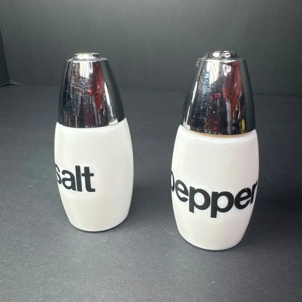 Gemco Vintage‎ White Ceramic Salt Pepper Shakers Chrome Tops Mid Century Modern